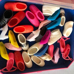 VINTAGE LOT of Barbie Ken Skipper Shoes in a Large Drawer #F73